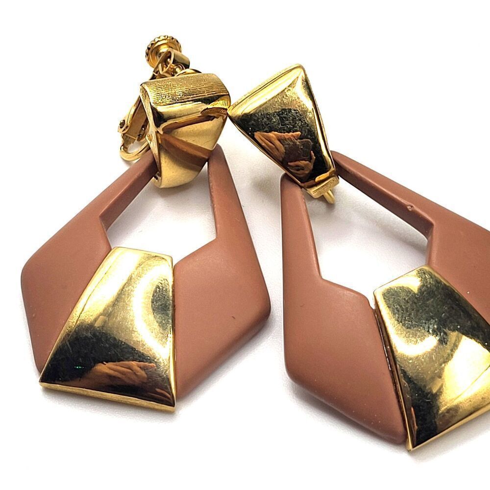 Vintage 80s Napier Gold Tone Brown Geometric Teardrop Doorknob Style Earrings 2”